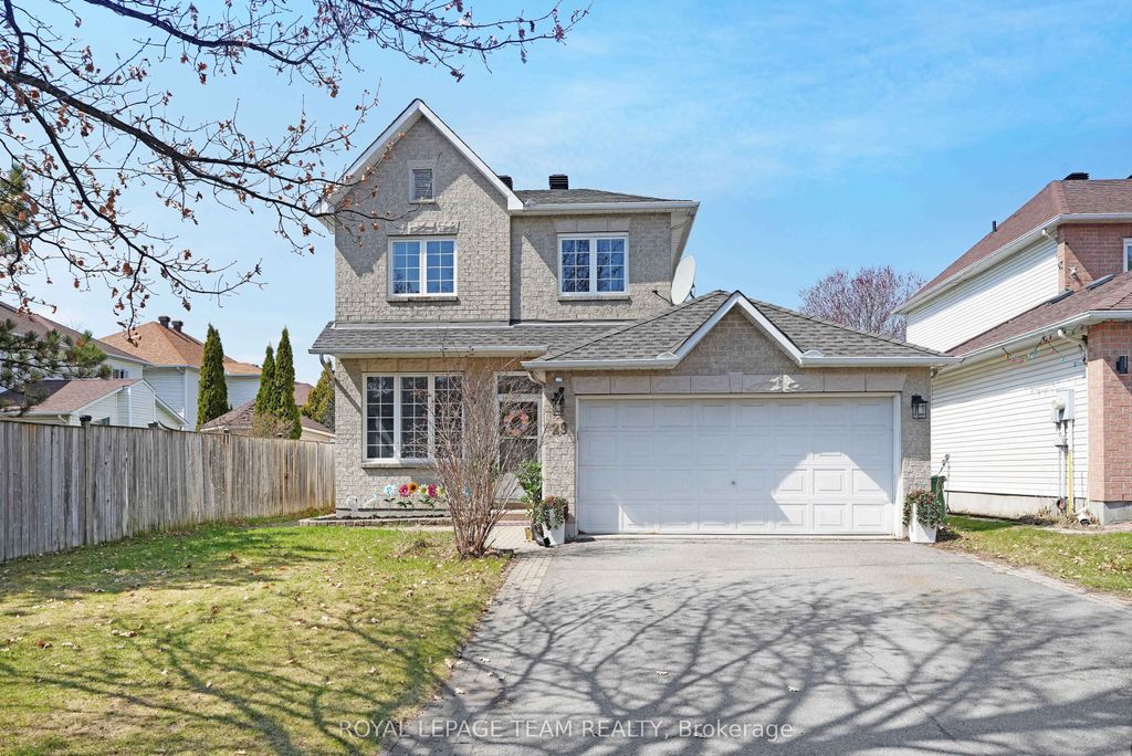 Photo of 29 Apple Creek Crescent, Kanata, ON K2M 2N3 (MLS # X13038326)