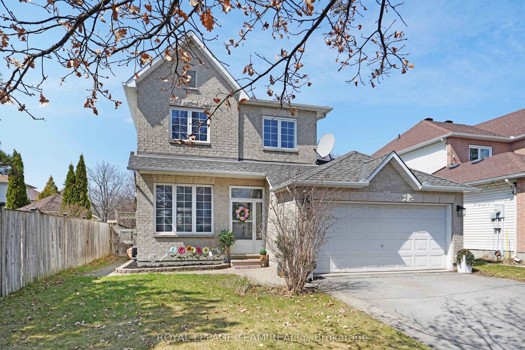 Photo of 29 Apple Creek Crescent, Kanata, ON K2M 2N3 (MLS # X13038326)