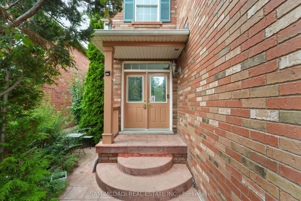 Photo of 3619 Waterfall Crescent, Mississauga, ON L5N 8G8 (MLS # W12605660)