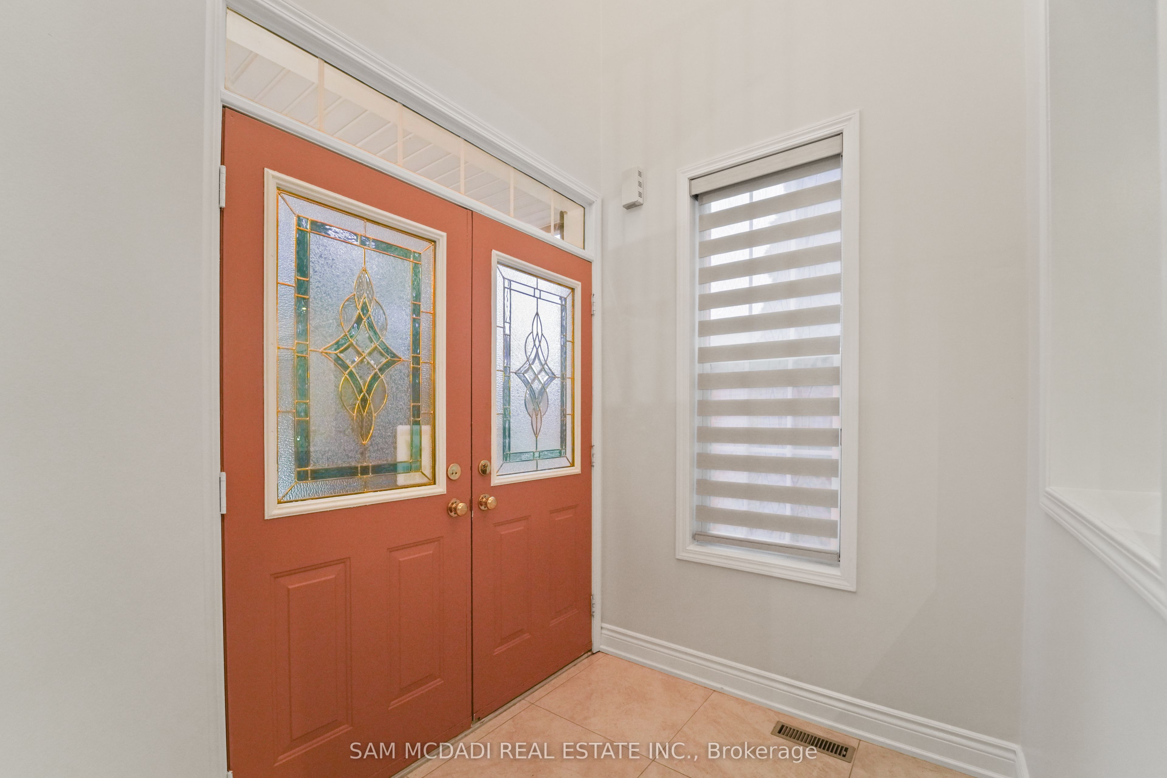 3619 Waterfall Crescent