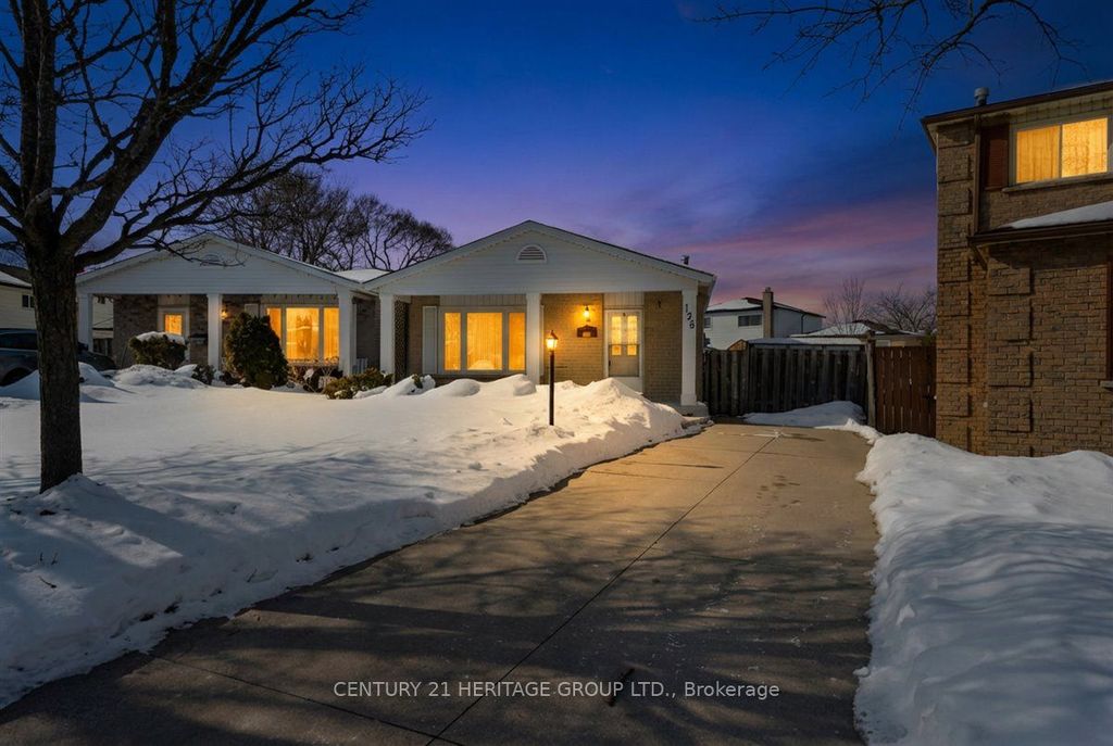 Photo of 126 Garden Crescent, Hamilton, ON L8V 4T4 (MLS # X12803968)