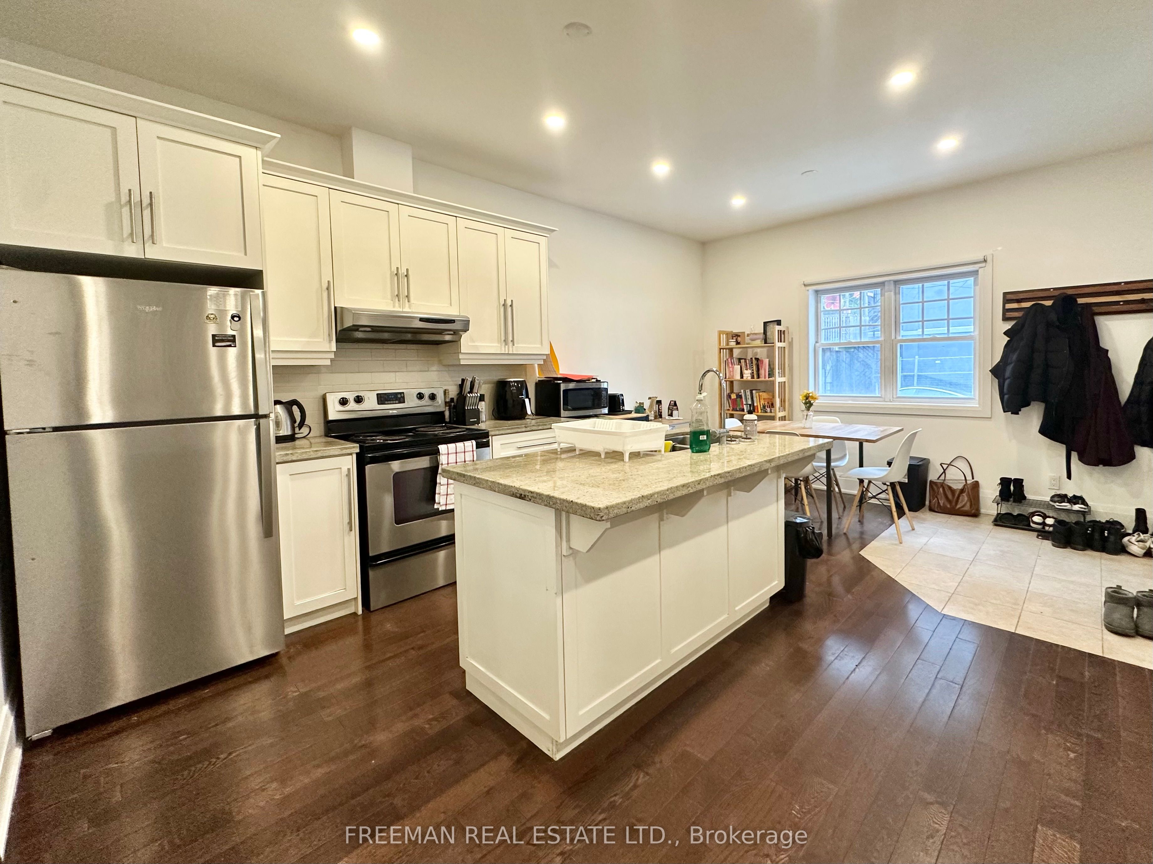 543 Palmerston Boulevard 2