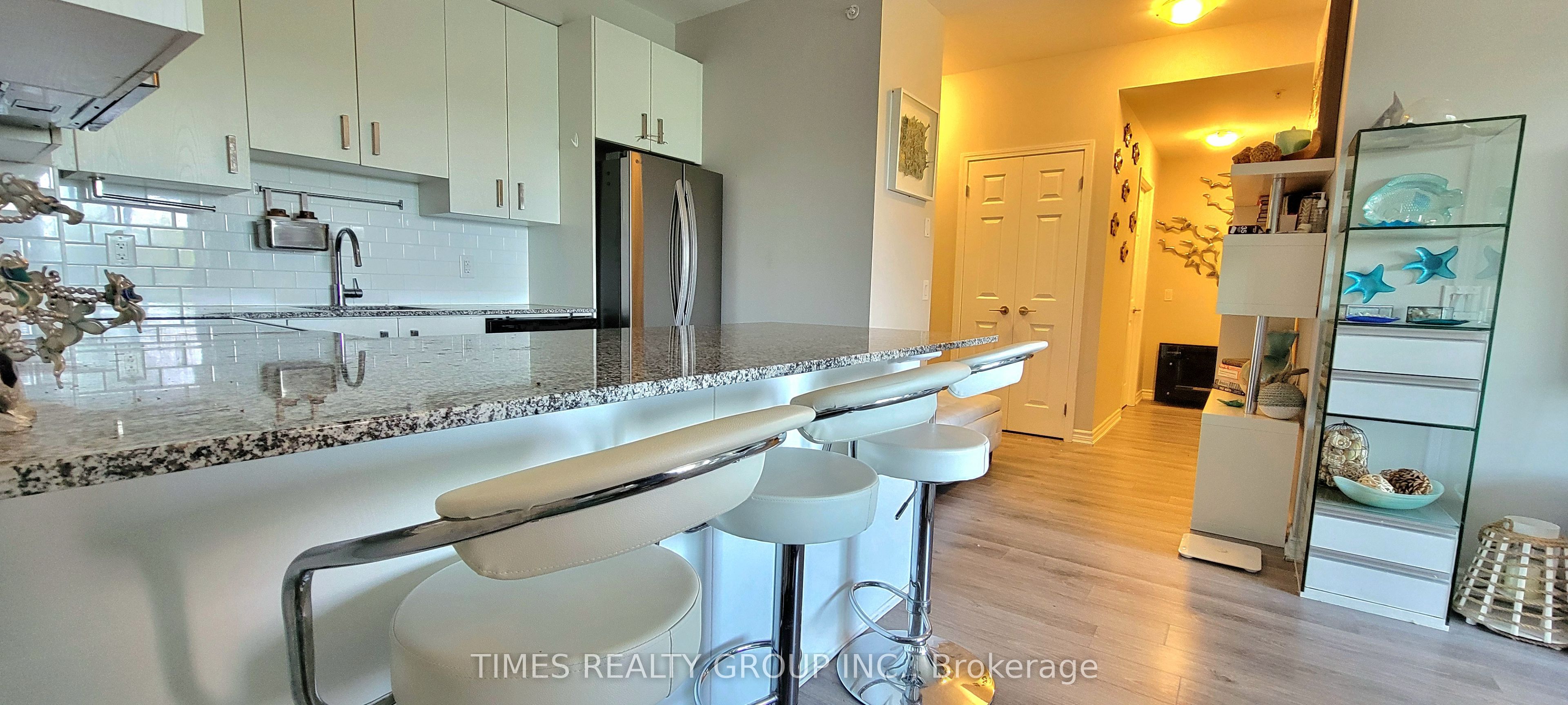 11611 Yonge Street 301