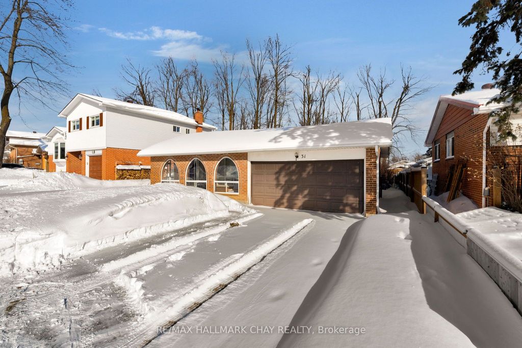 Photo of 31 Springdale Drive, Barrie, ON L4M 5A8 (MLS # S12721684)