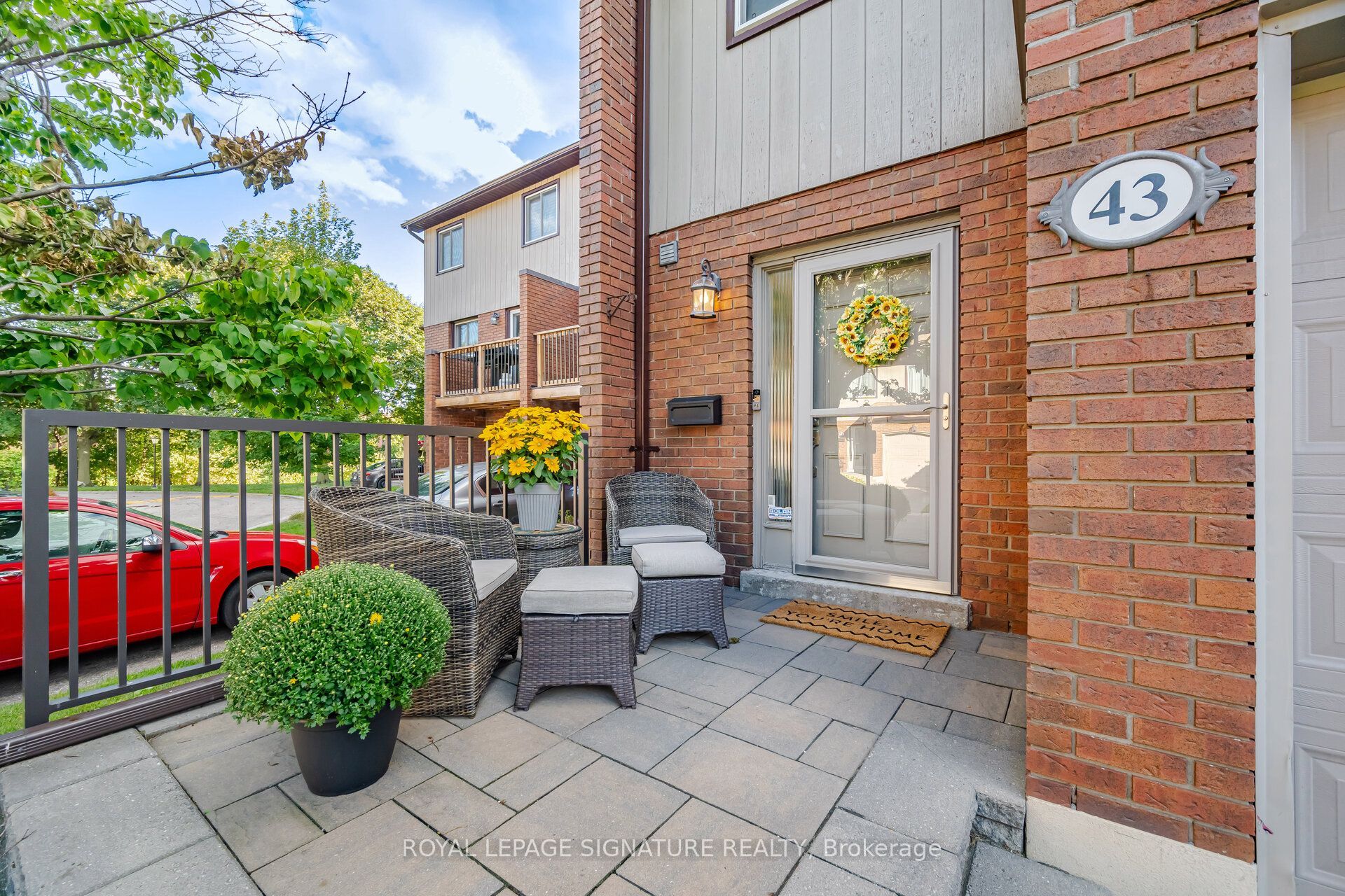 1764 Rathburn Road E 43