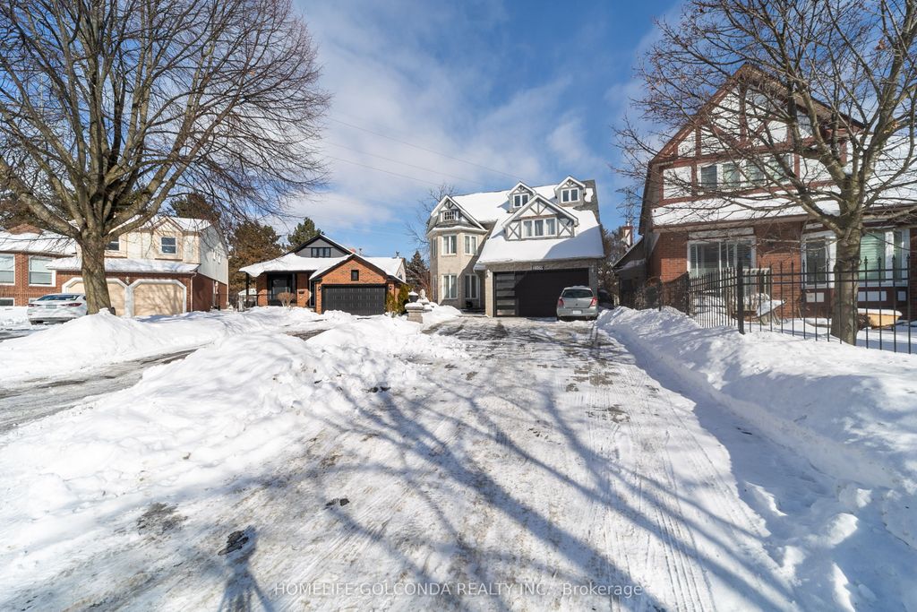 Photo of 2109 Lynn Heights Drive, Pickering, ON L1X 2S1 (MLS # E12745640)