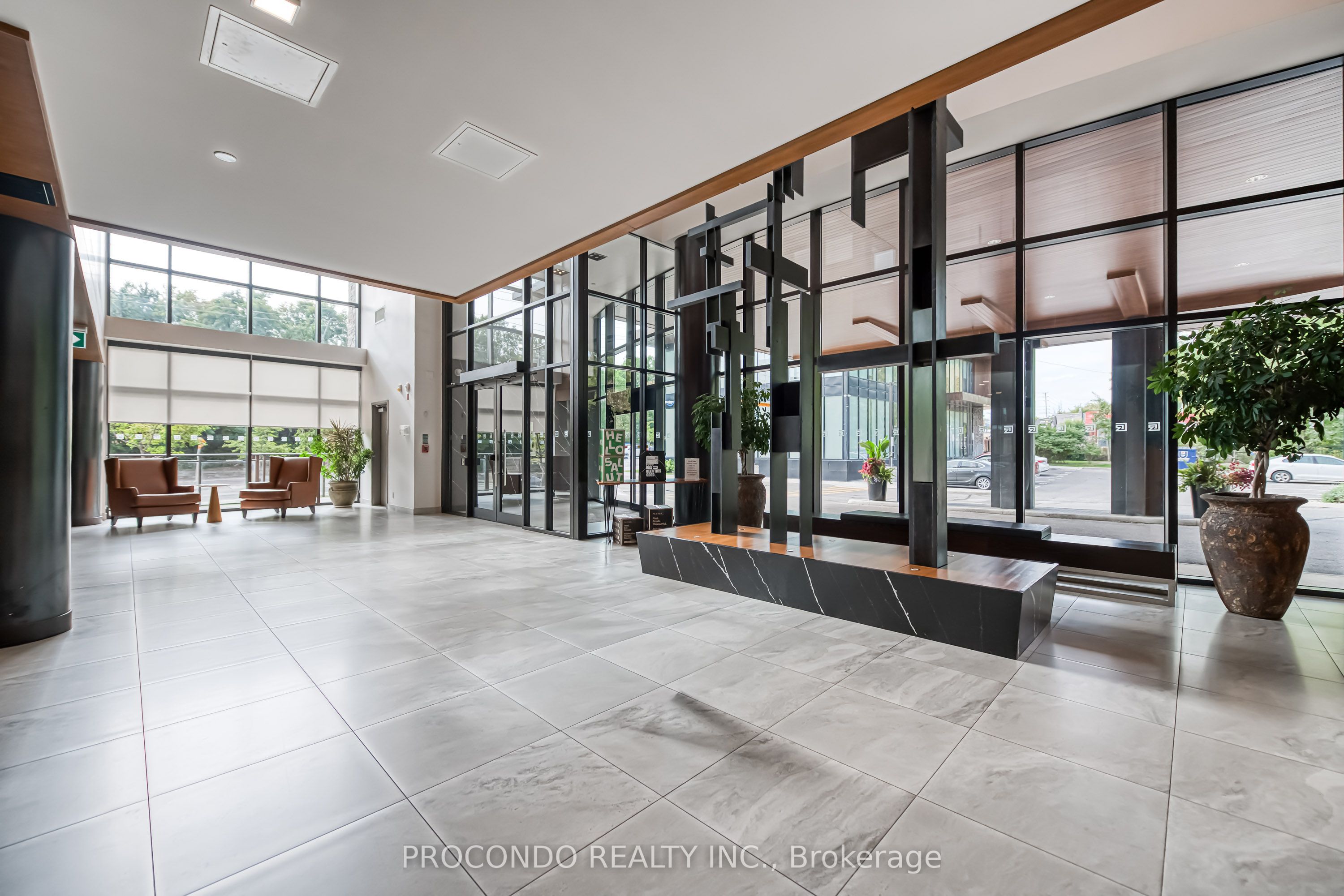 1575 Lakeshore Road W 350