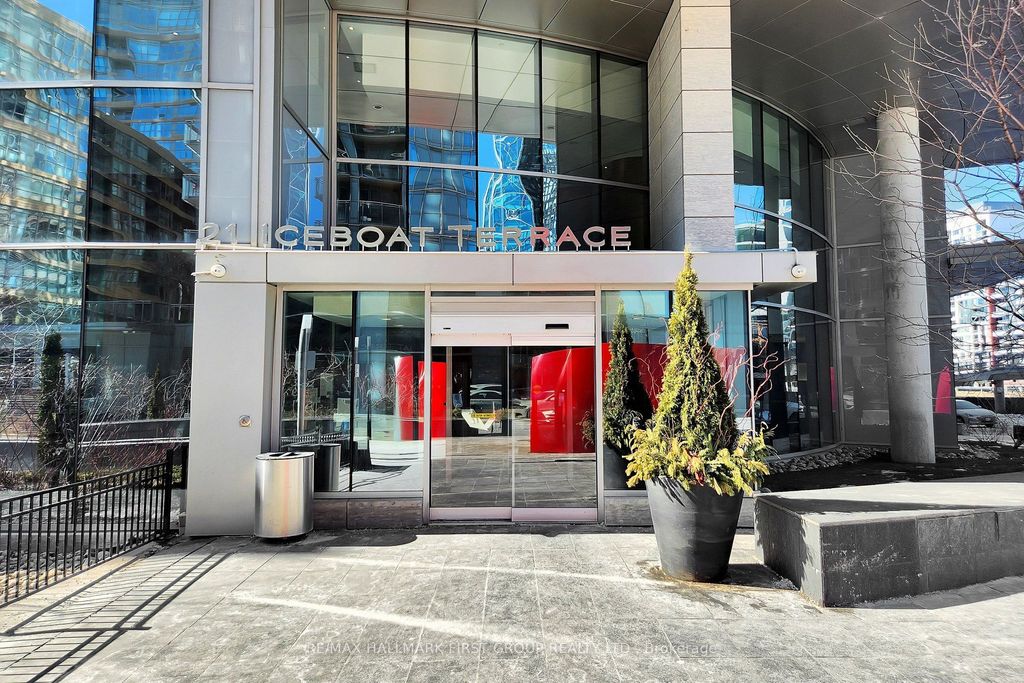 Photo of 21 Iceboat Terrace #530, Toronto, ON M5V 4A9 (MLS # C12854810)