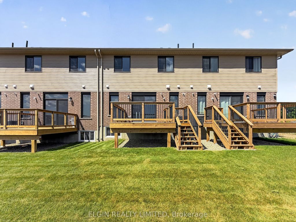 Photo of 72 Woodcock Drive, Tillsonburg, ON N4G 0L9 (MLS # X13603430)