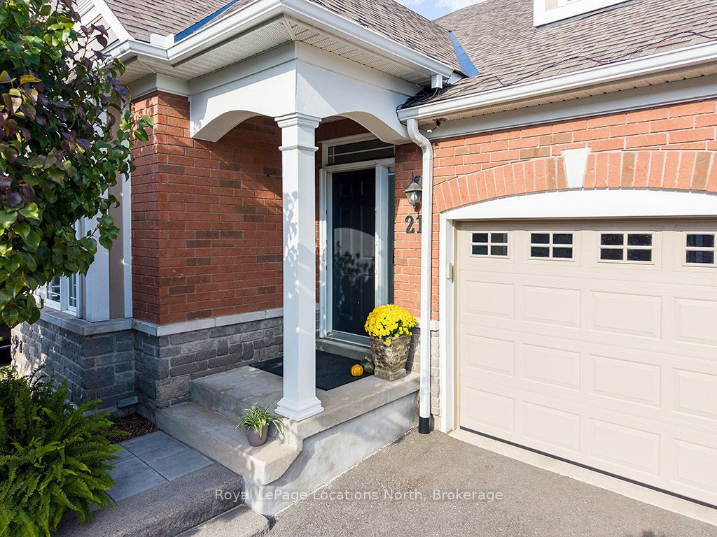 Photo of 21 Waterside Lane, Collingwood, ON L9Y 0E8 (MLS # S12450700)