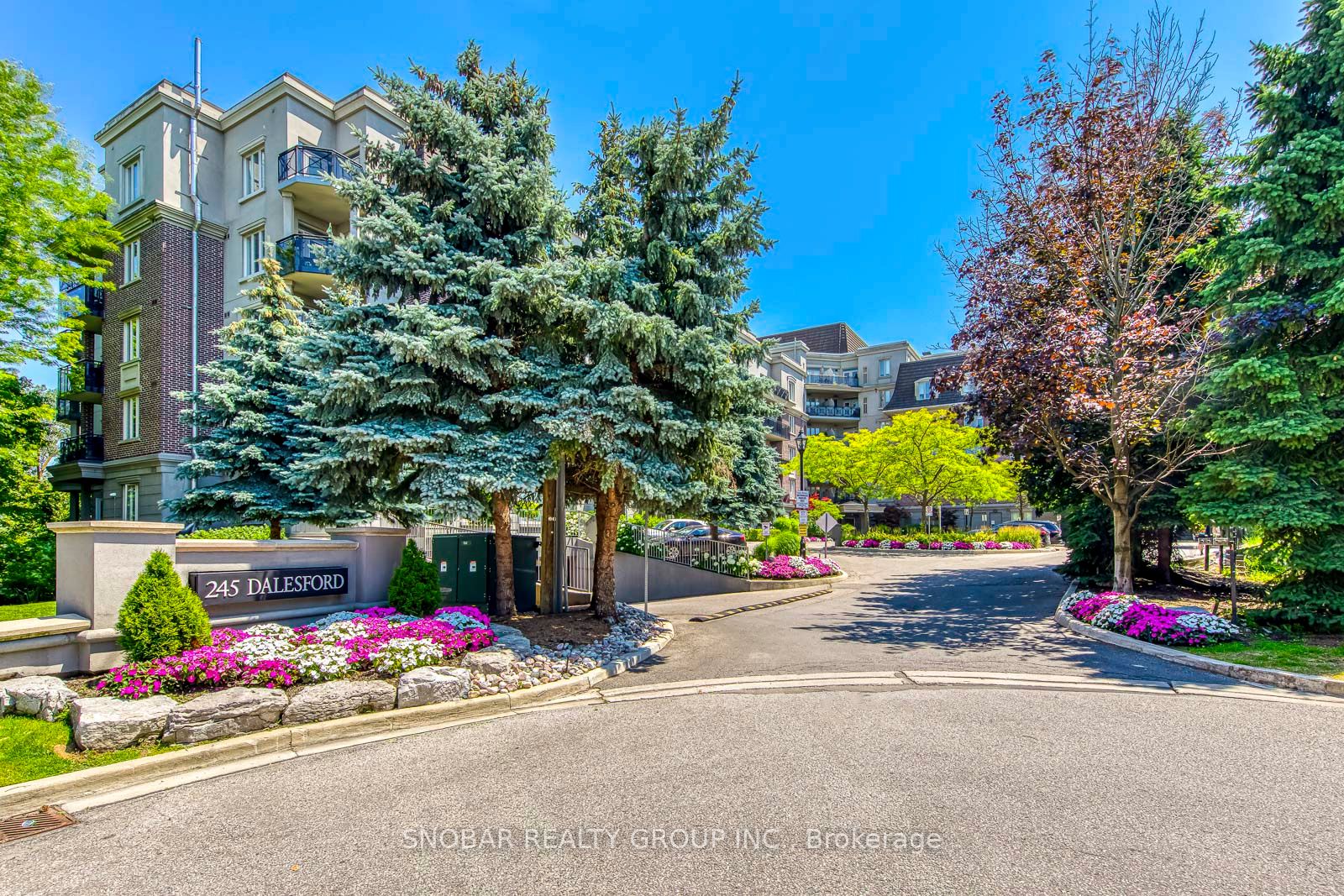 Photo 1 of 32 — 245 Dalesford Road 415, Toronto, ON M8Y 4H7