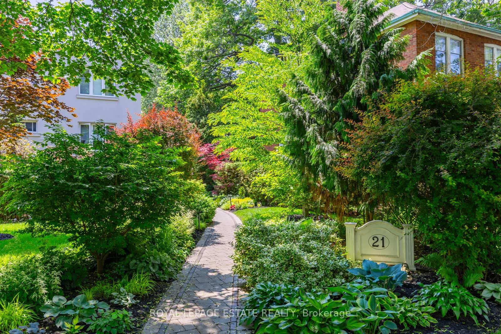 21 Benlamond Avenue 4