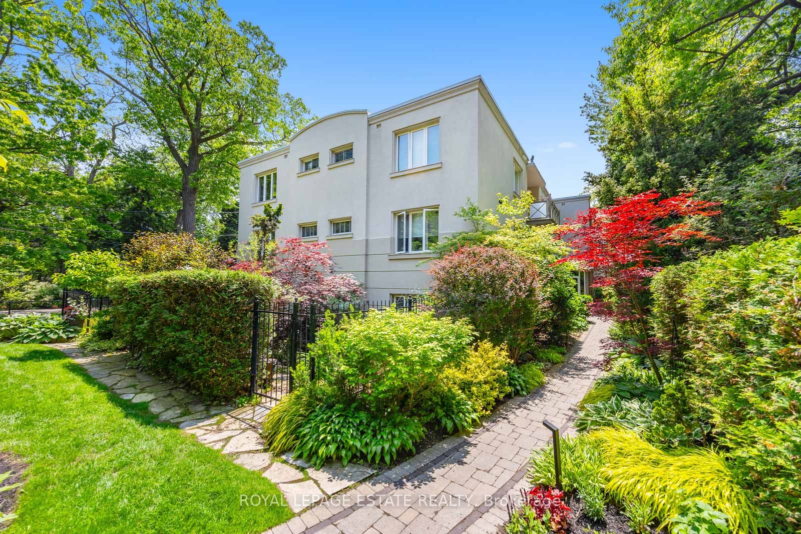 21 Benlamond Avenue 4