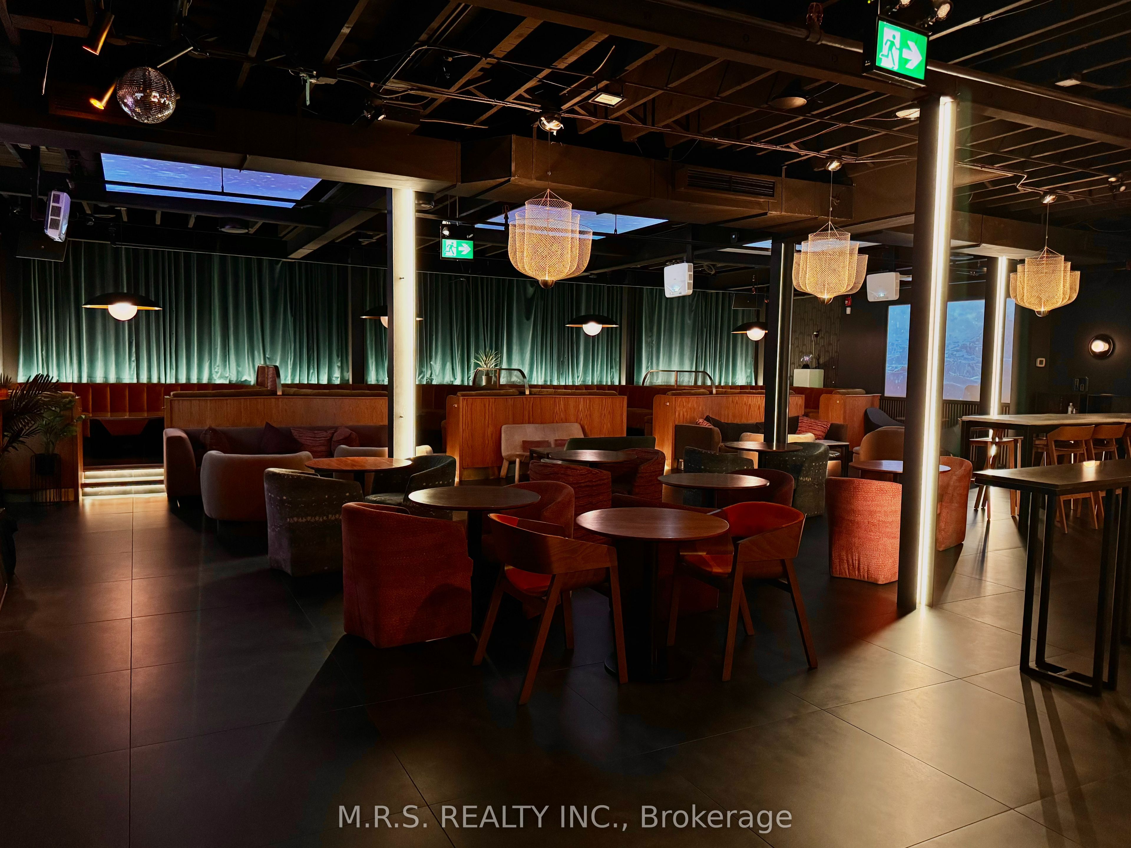 739 Queen Street W 2nd Floor