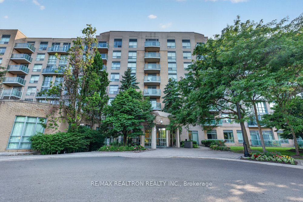 Photo 1 of 46 — 3 Ellesmere Street 326, Richmond Hill, ON L4B 4N2