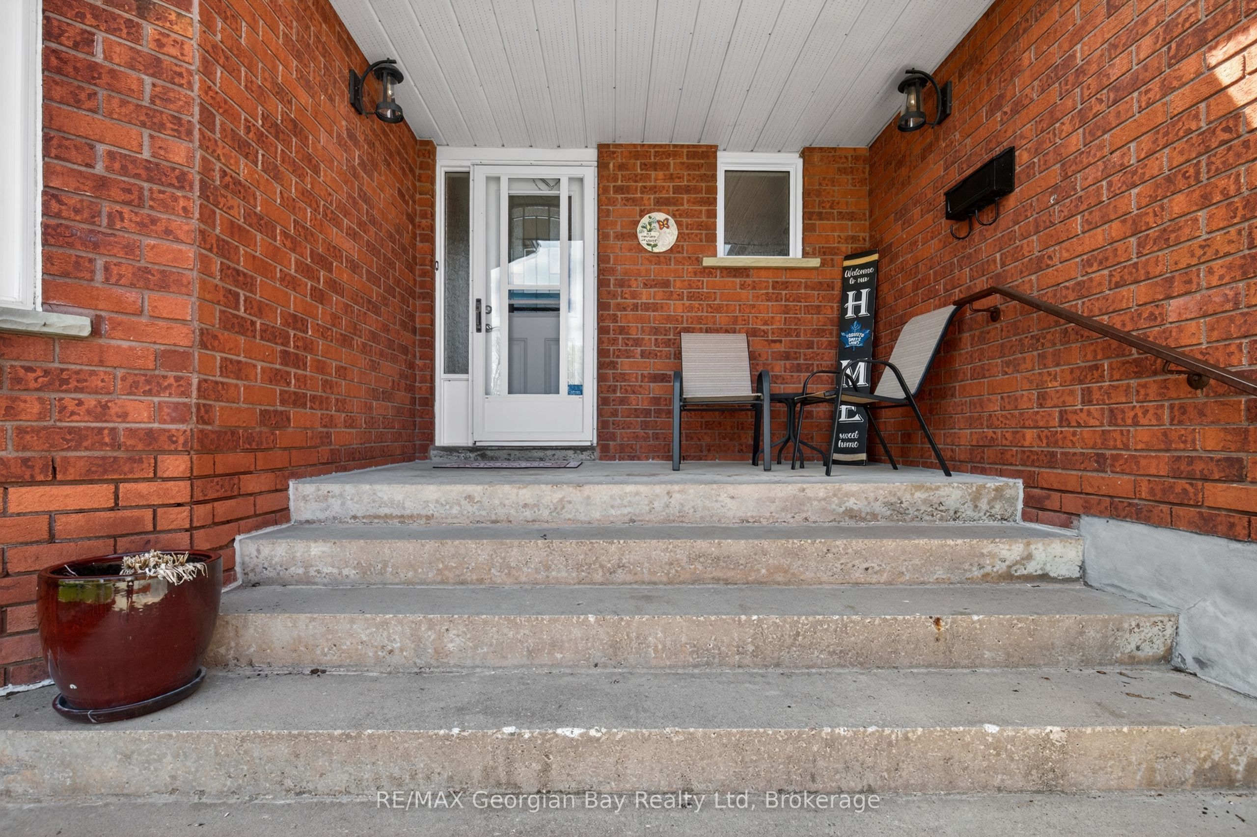 100 Peel Street