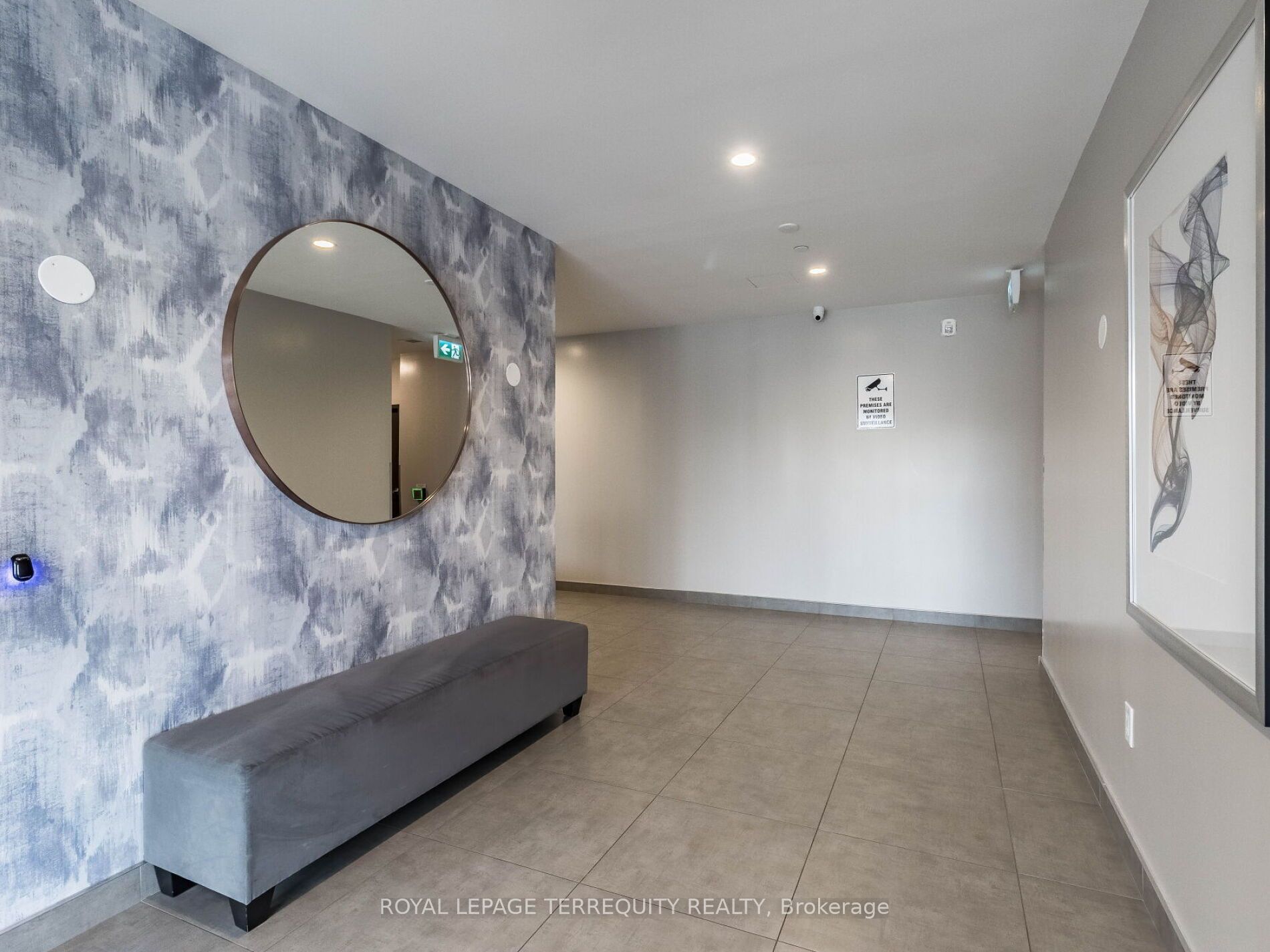 716 Main Street E 512