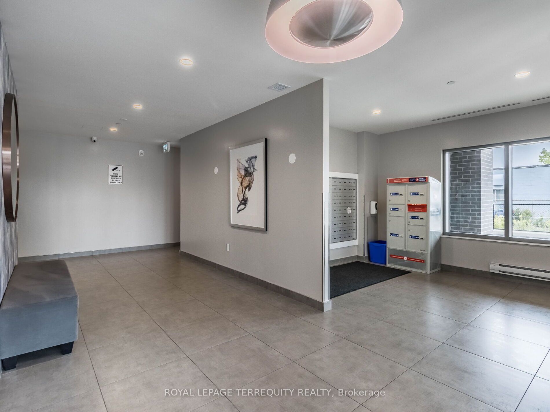716 Main Street E 512