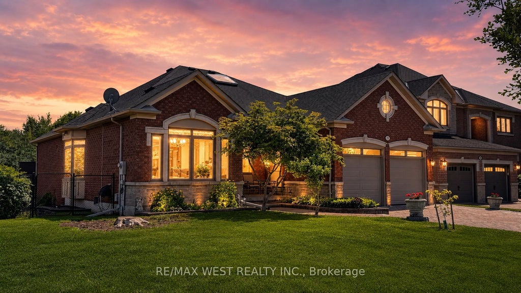 Photo of 71 Gidleigh Park Crescent, Vaughan, ON L4H 1J3 (MLS # N13575154)