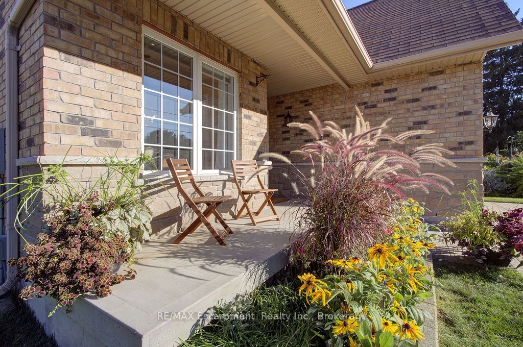 1175 Bellview Crescent