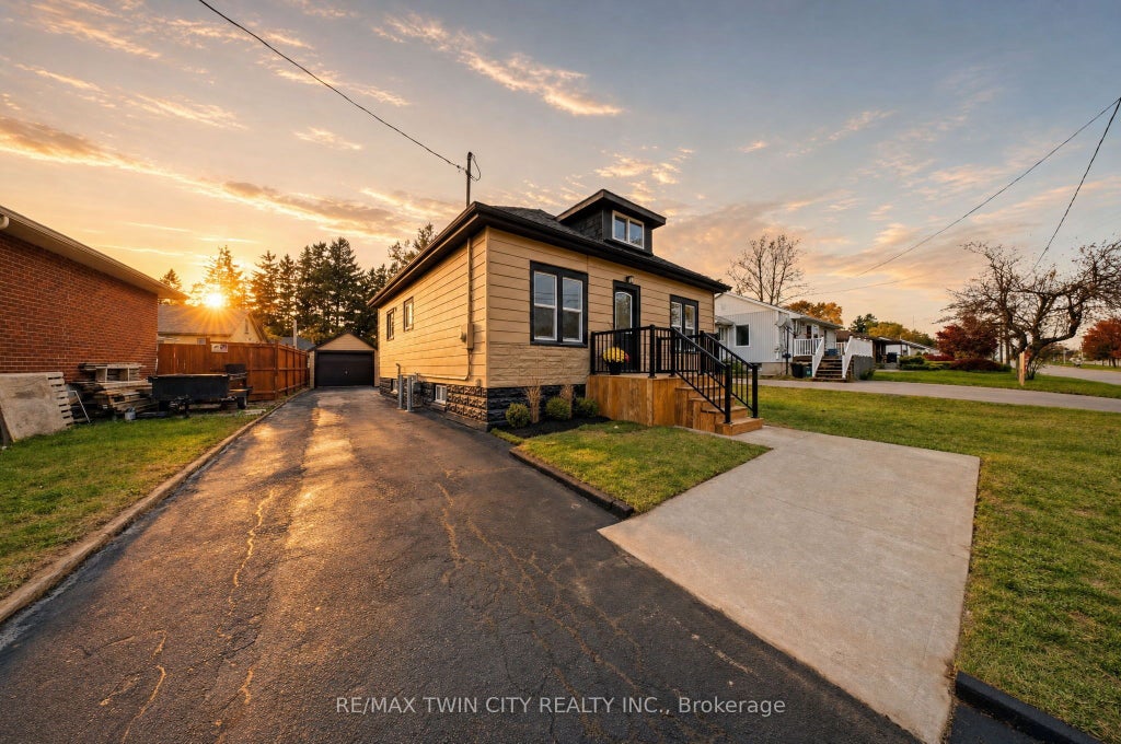 Photo of 24 Park Road N, Brantford, ON N3S 6T2 (MLS # X14089294)
