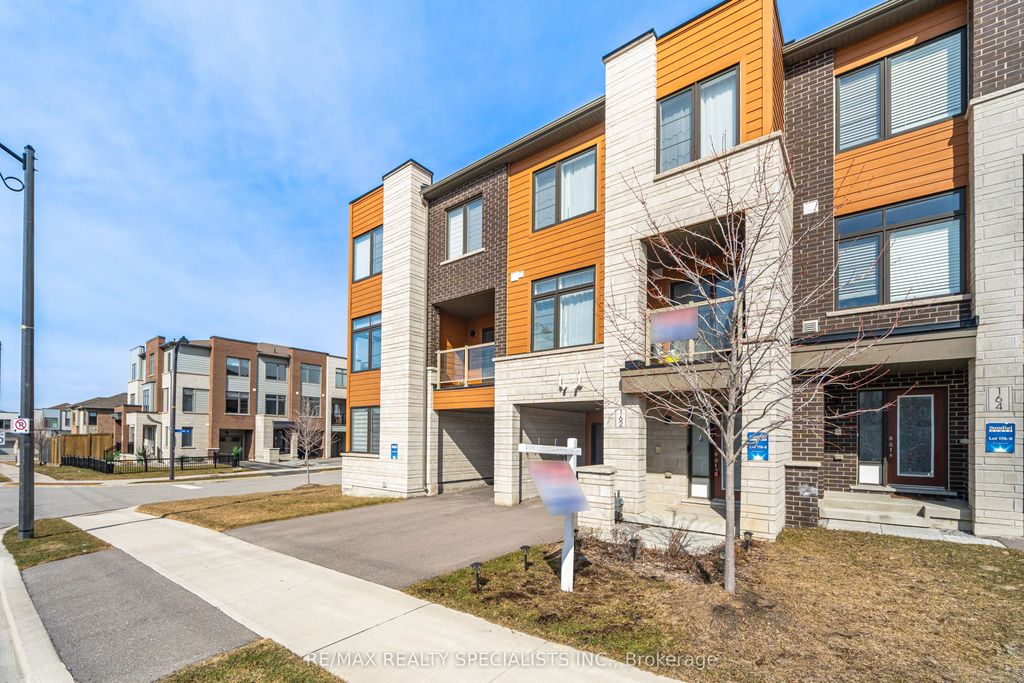 Photo of 162 Vantage Loop, Newmarket, ON L3X 0L2 (MLS # N12921604)