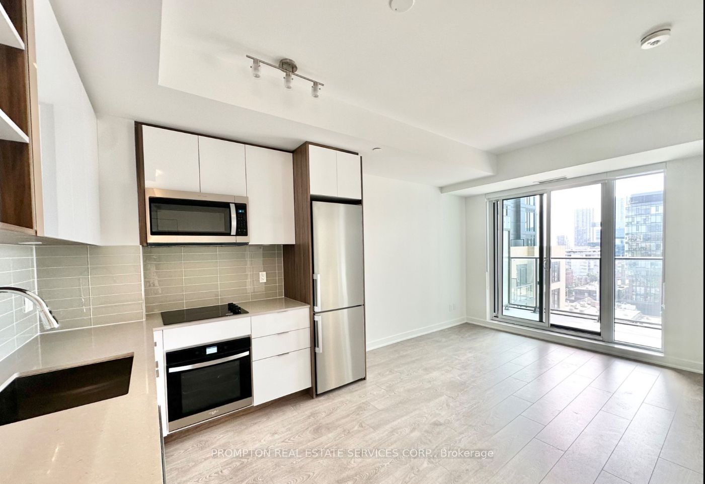 543 Richmond Street 1116