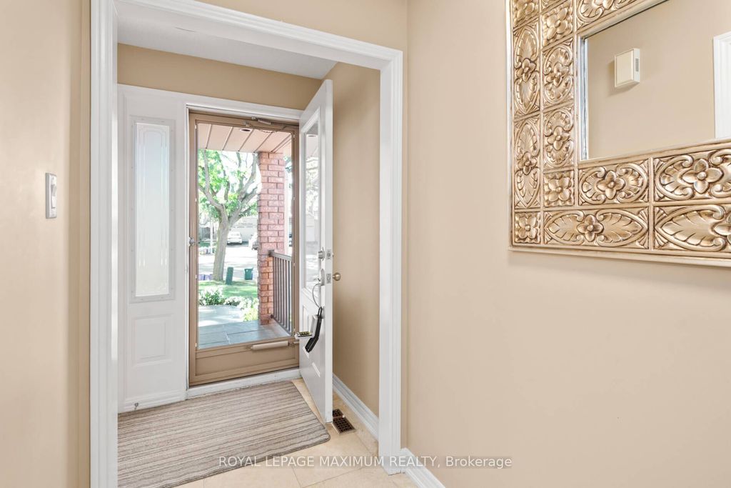 Photo of 12 Checker Court, Vaughan, ON L4J 5X3 (MLS # N12457630)