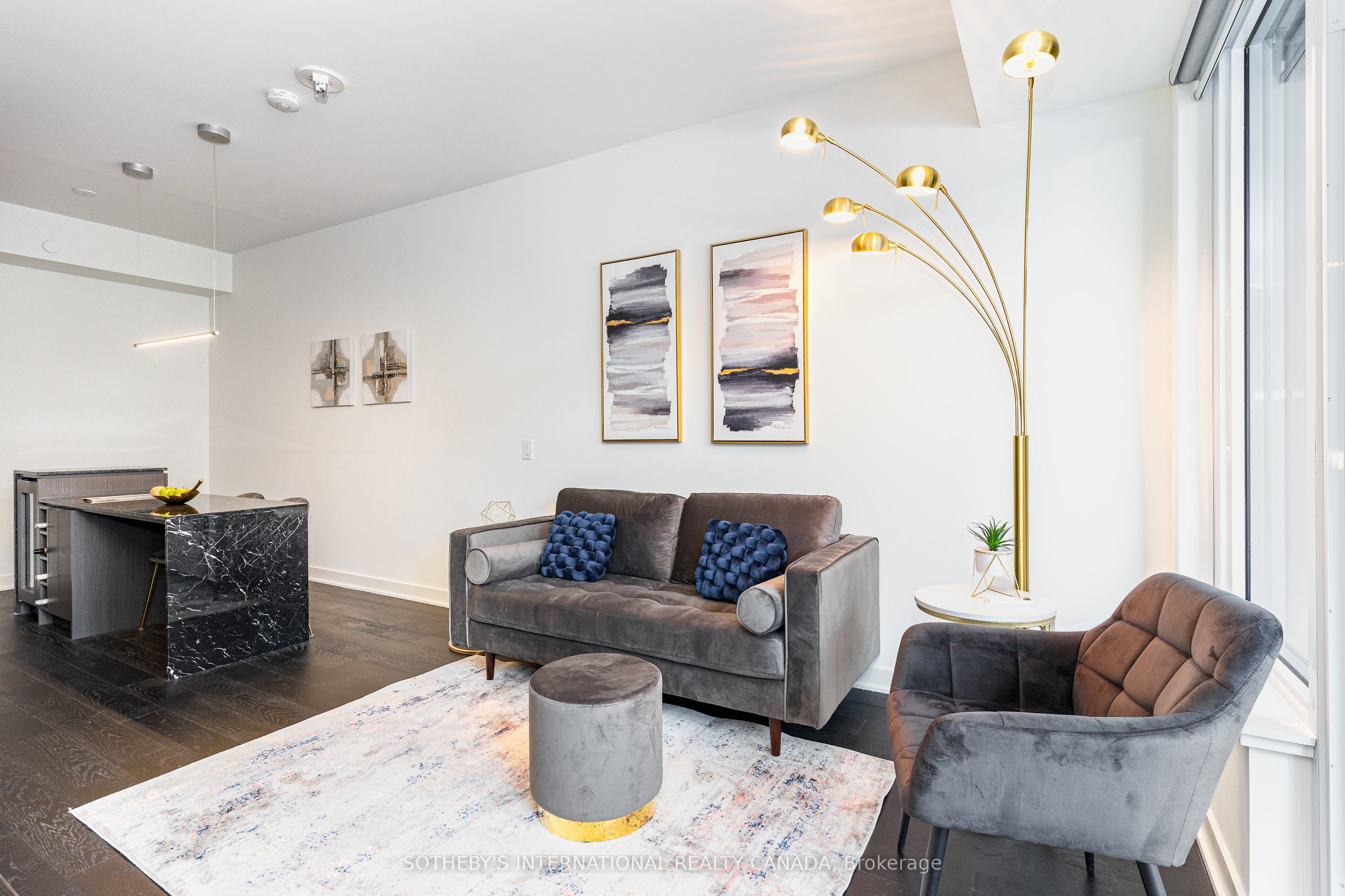 11 Yorkville Avenue 1111