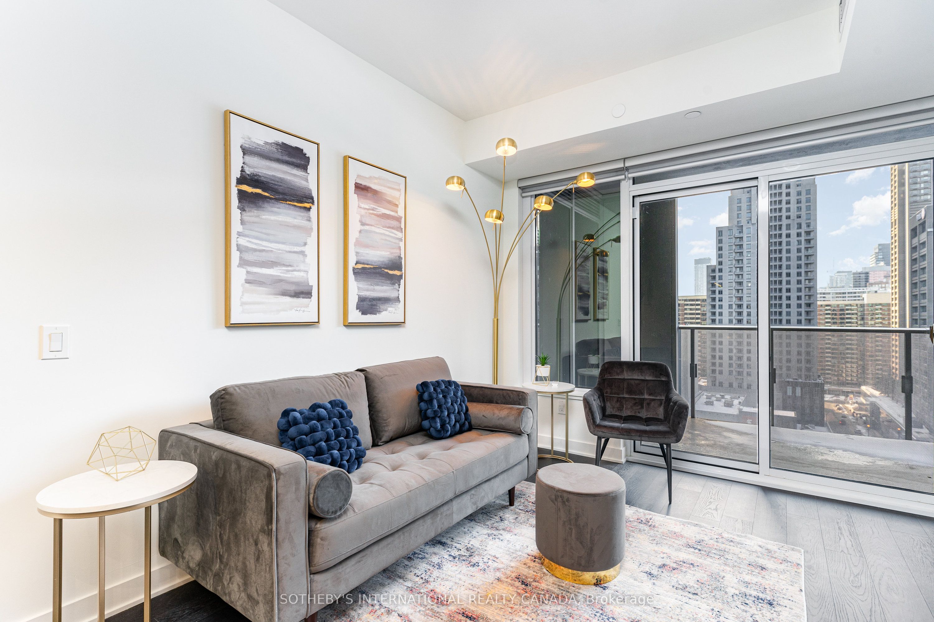 11 Yorkville Avenue 1111