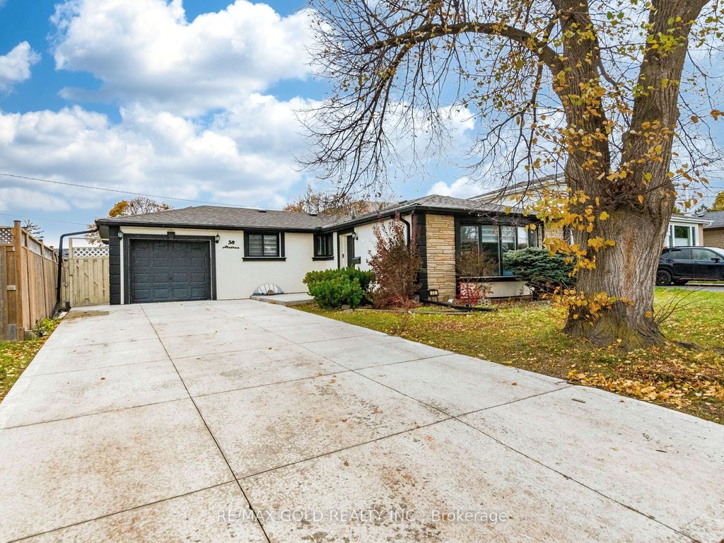 Photo of 38 Aintree Crescent, Brampton, ON L6T 2T3 (MLS # W12545800)