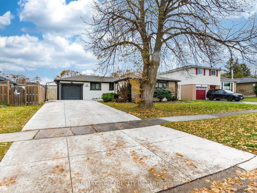 Photo of 38 Aintree Crescent, Brampton, ON L6T 2T3 (MLS # W12545800)