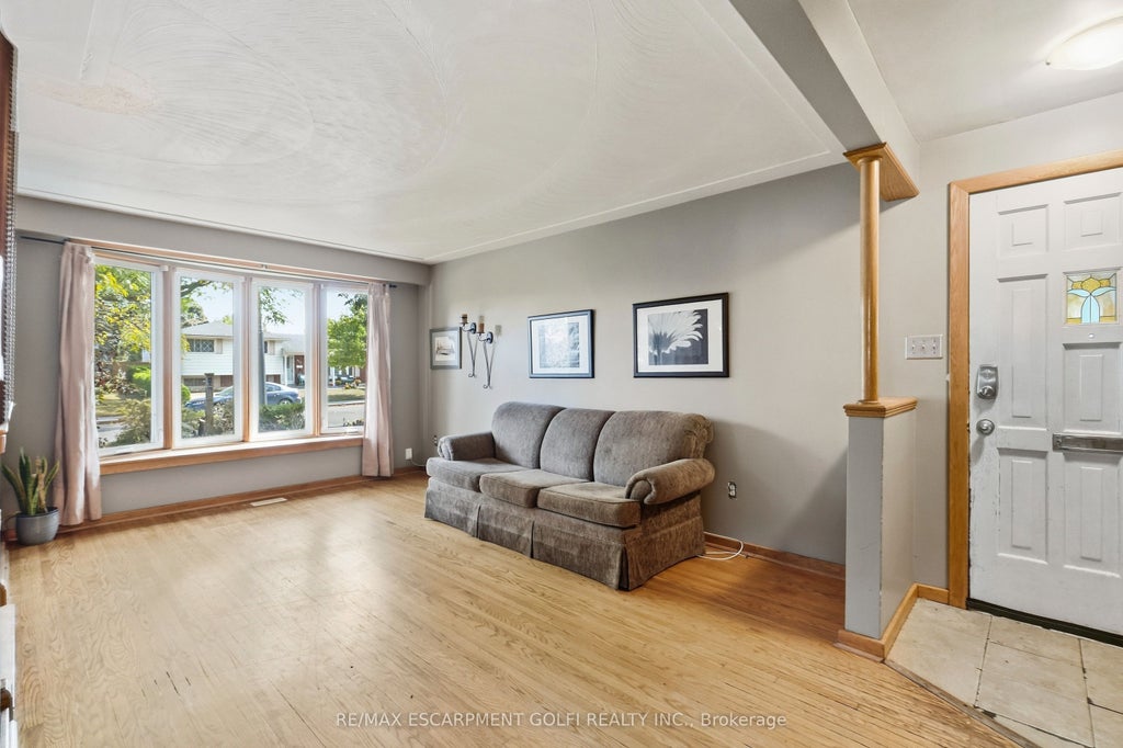 Photo of 106 Victor Boulevard, Hamilton, ON L9A 2V4 (MLS # X13869470)