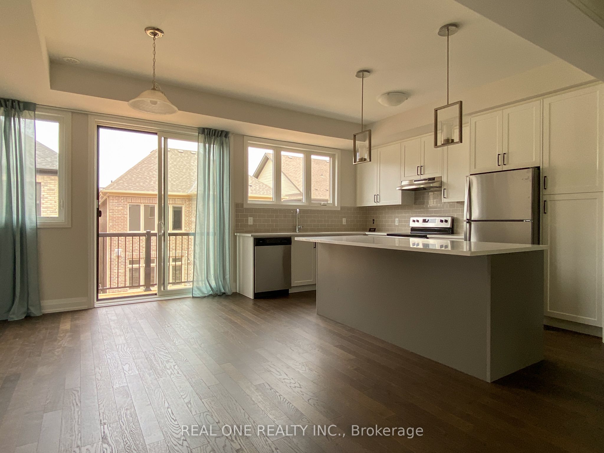 1490 Yellow Rose Circle