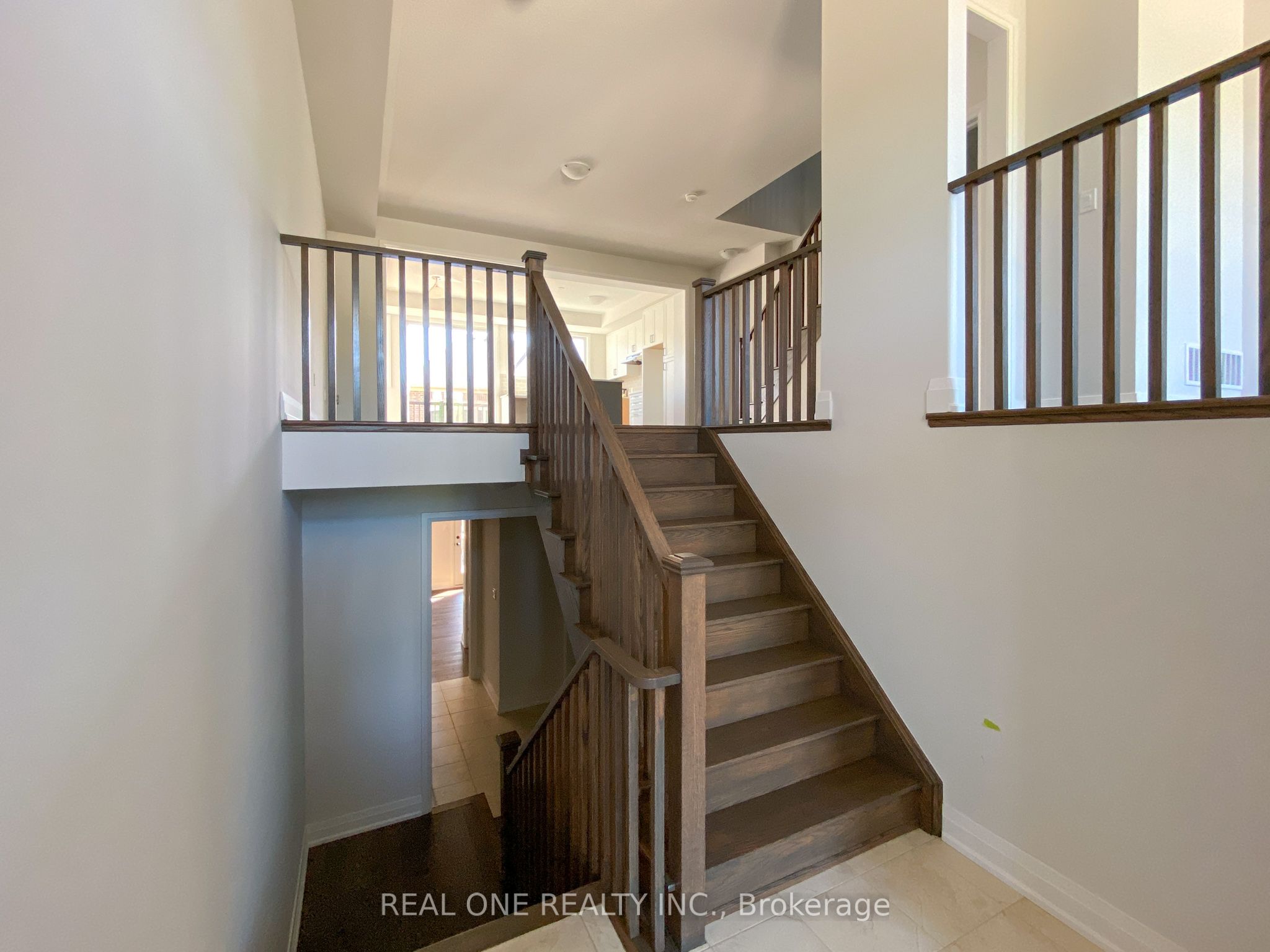 1490 Yellow Rose Circle