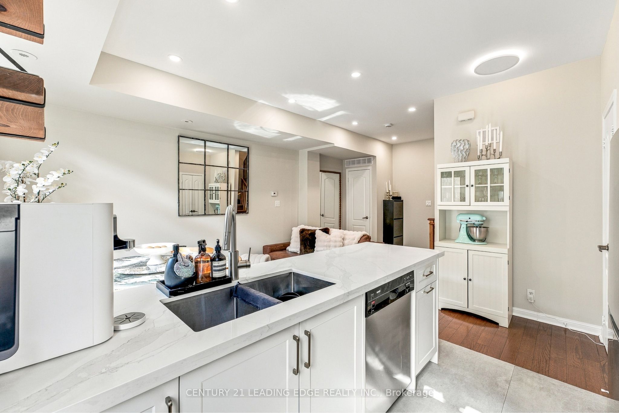 98 Carr Street TH5