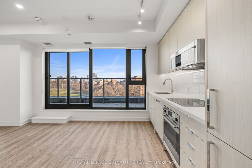 Photo of 250 Lawrence Avenue W #609, Toronto, ON M5M 1B2 (MLS # C13160016)