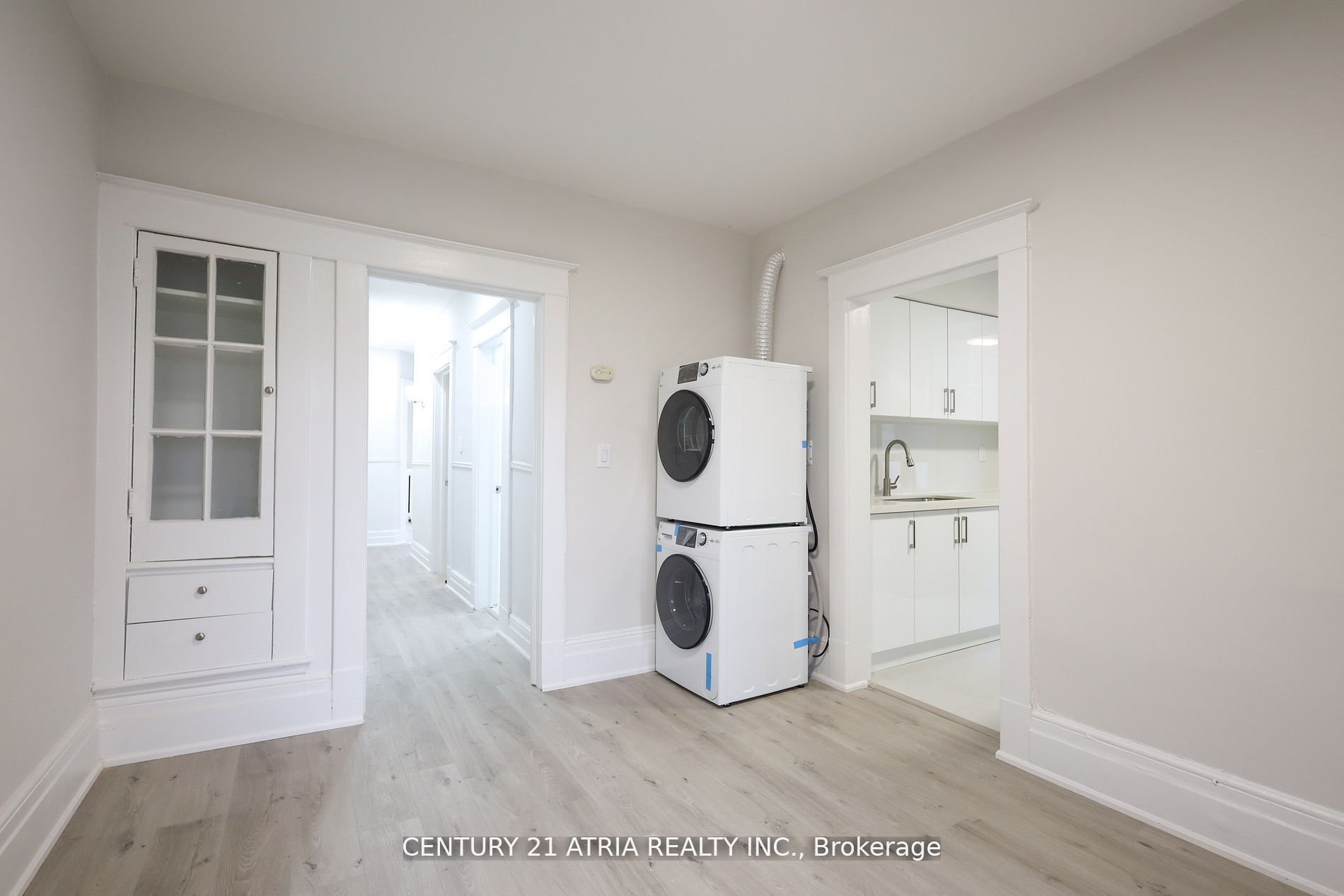 605 College Street 3