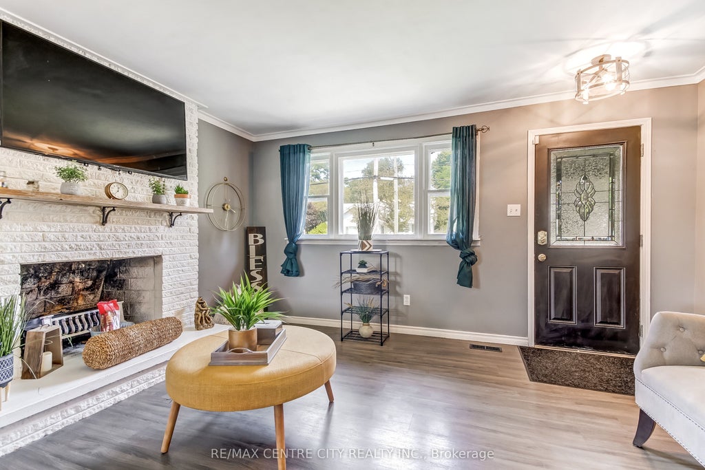 Photo of 350 Warren Street, Central Elgin, ON N5L 1B5 (MLS # X13725058)