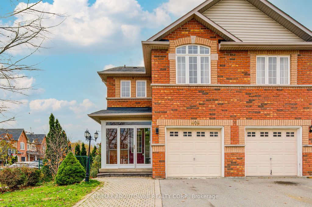 Photo of 404 Kittridge Road, Oakville, ON L6H 7K6 (MLS # W12548892)