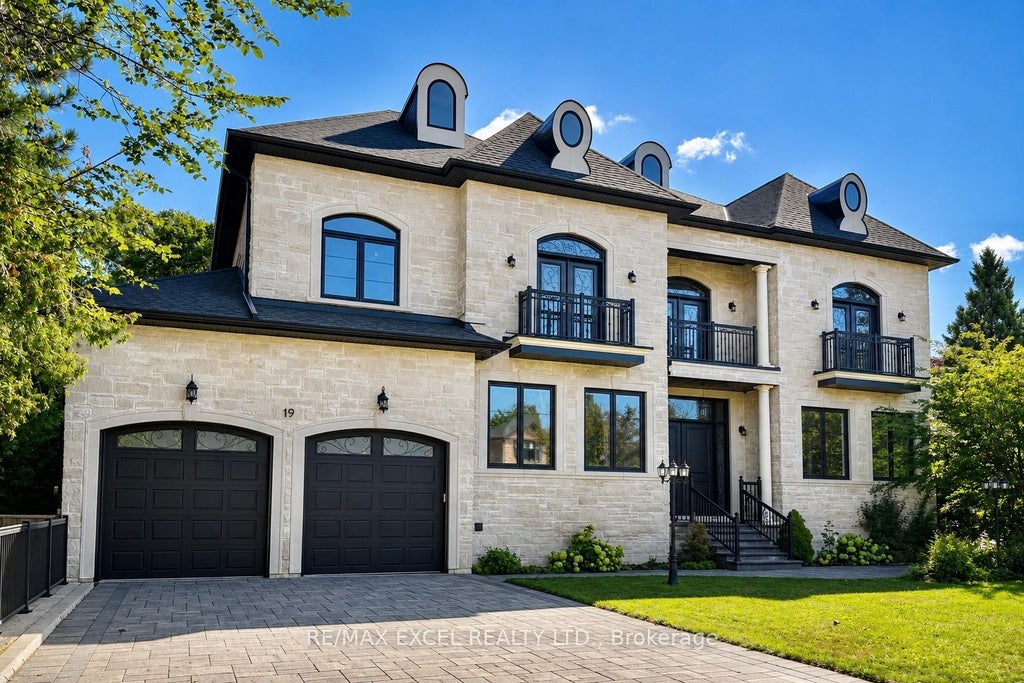 Photo of 19 Blyth Street, Richmond Hill, ON L4E 2Y2 (MLS # N13725666)