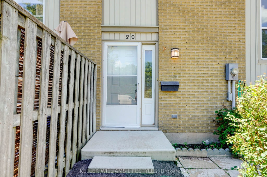 Photo of 760 Berkshire Drive #20, London South, ON N6J 4A5 (MLS # X13534138)