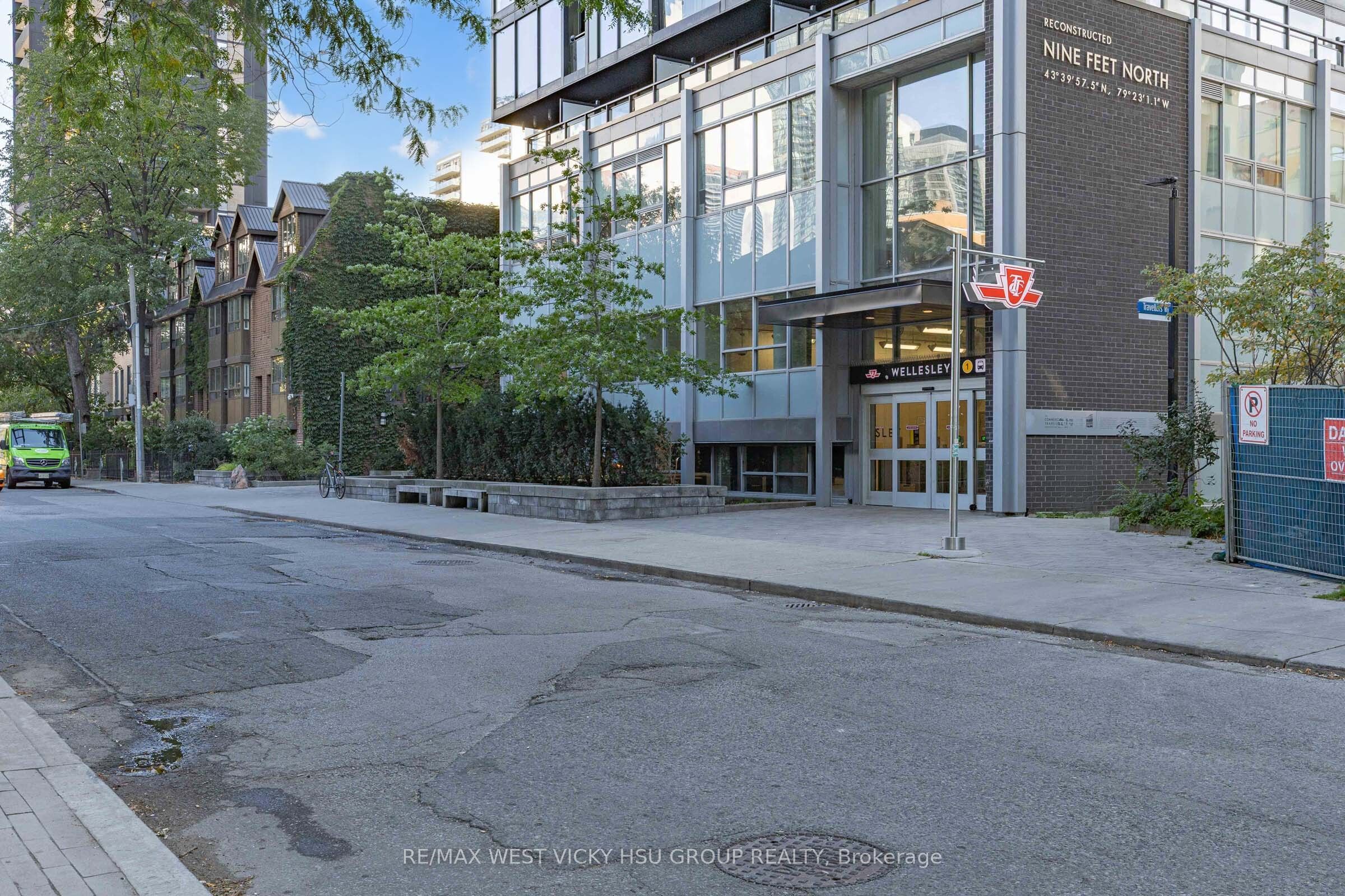 17 Dundonald Street 305