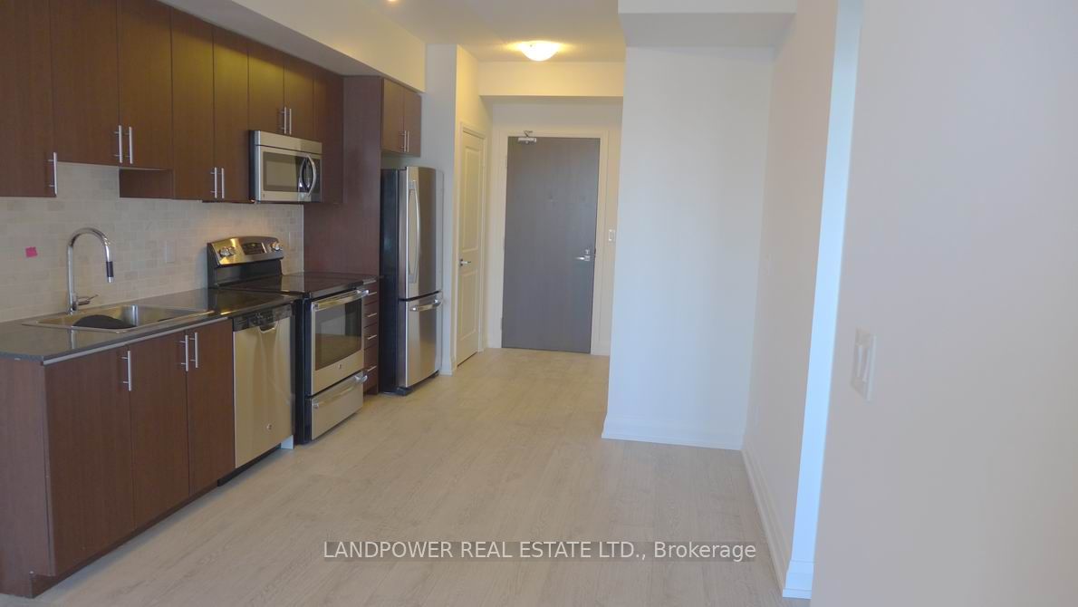 7171 Yonge Street 2003