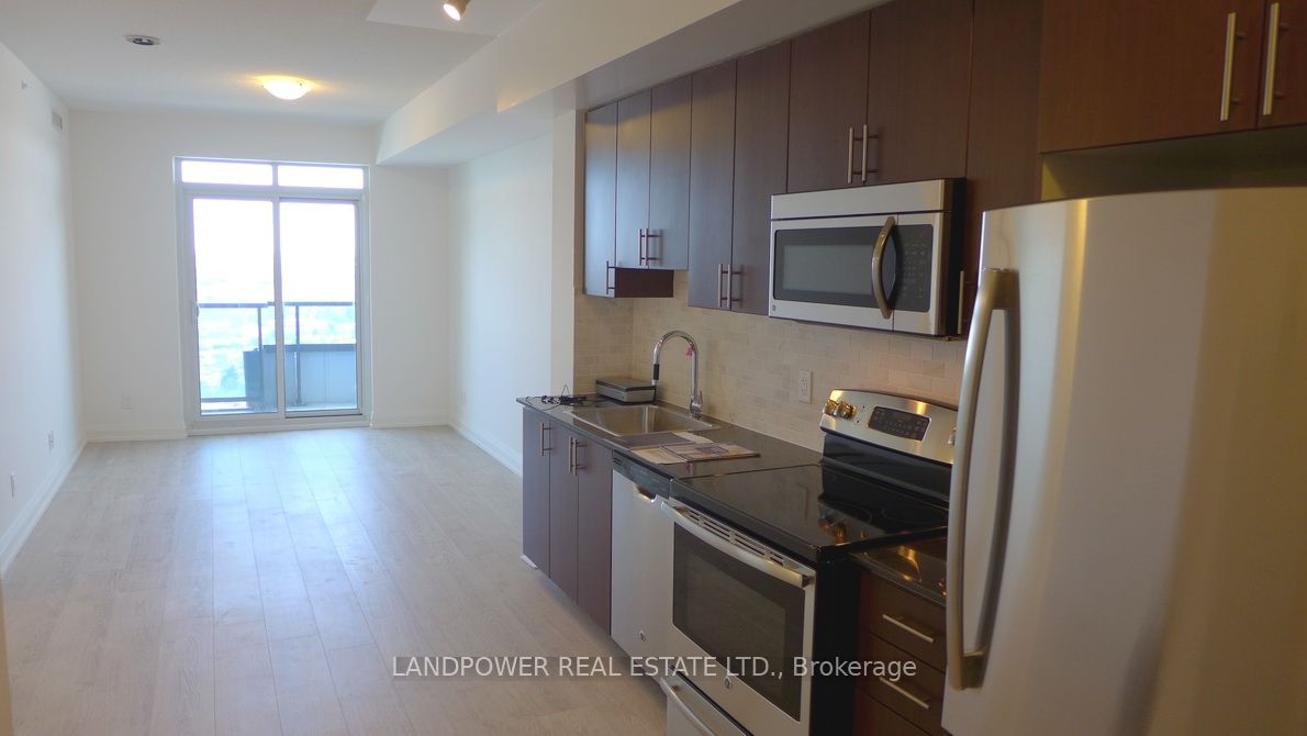 7171 Yonge Street 2003
