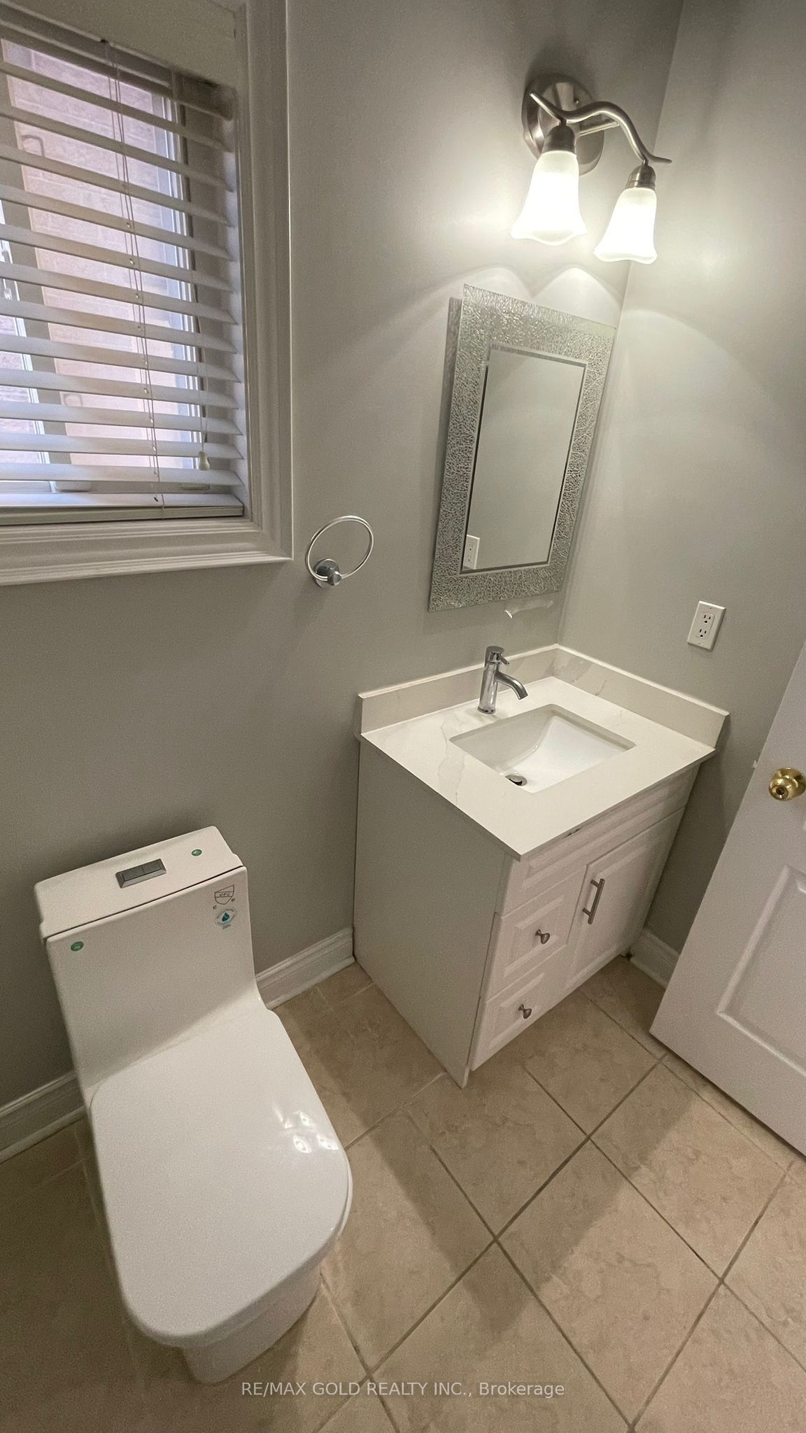 98 Everingham Circle Upper