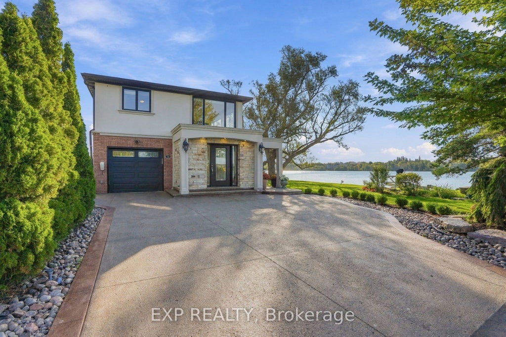 Photo of 3 Willowbank Avenue, Richmond Hill, ON L4E 3B4 (MLS # N13789090)