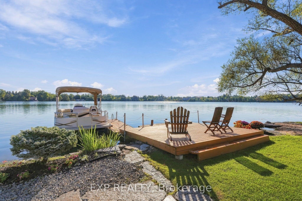 Photo of 3 Willowbank Avenue, Richmond Hill, ON L4E 3B4 (MLS # N13789090)