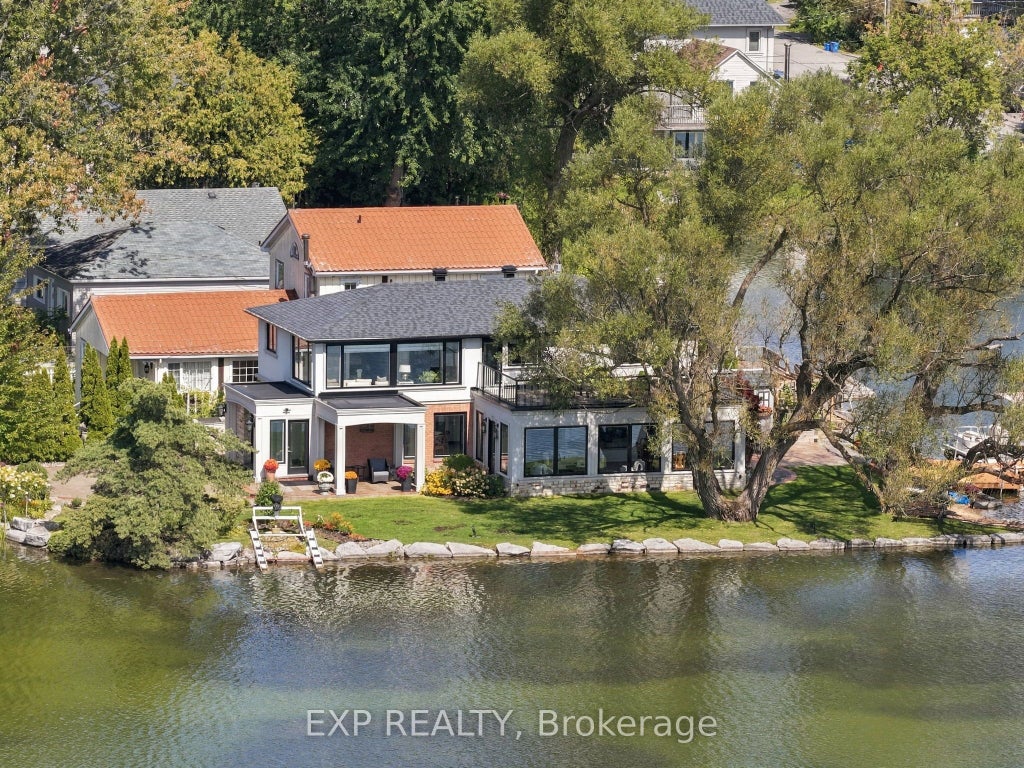 Photo of 3 Willowbank Avenue, Richmond Hill, ON L4E 3B4 (MLS # N13789090)
