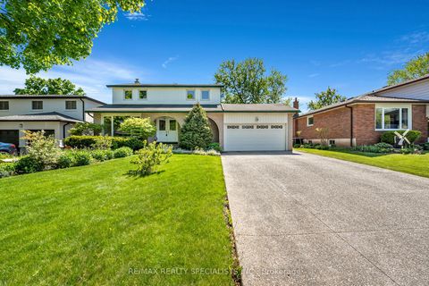 2488 Waterford Street Oakville ON L6L 5E6